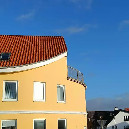 Apartman With Sea View In