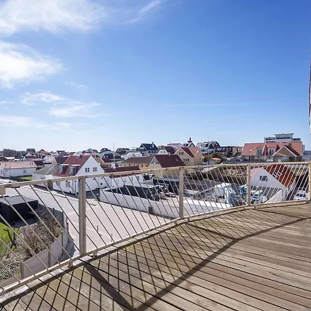 Apartman With Sea View In