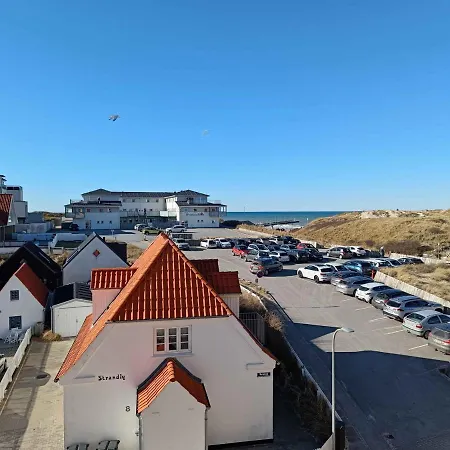 Apartman With Sea View In *